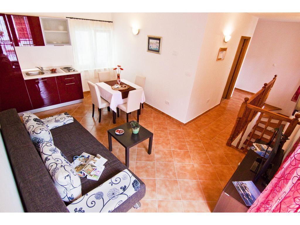 Apartments Cambi Kaštela Chambre photo