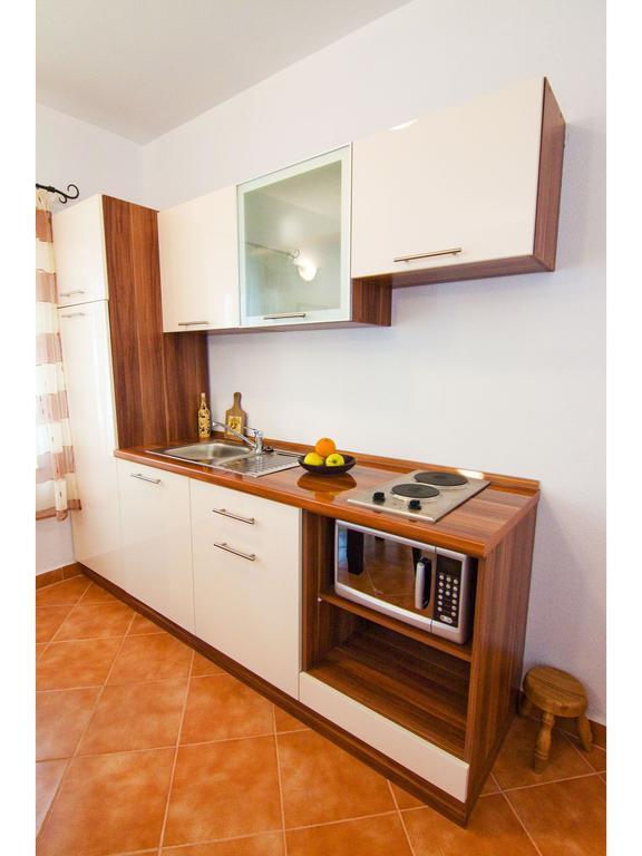 Apartments Cambi Kaštela Chambre photo